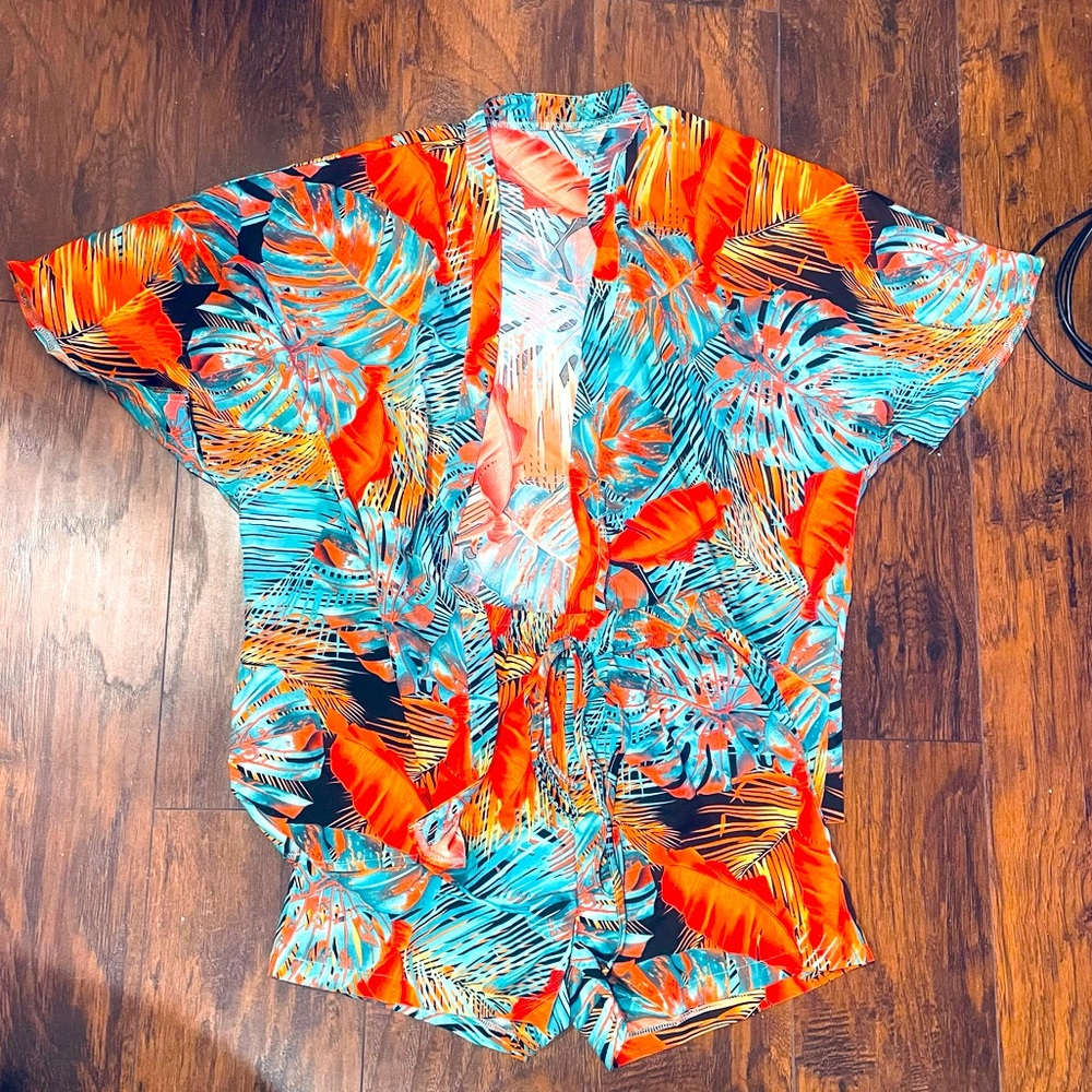 Tropical print cami top & blouse & knot slant pocket shorts
